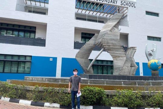 “Sốt'’ đất quanh trường tốt tại Singapore